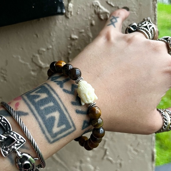 🔴❌ SALE ! red dot items are 2 for $25 . Bundle more than 3 and its $10 each 🙂 - Picture 9 of 9